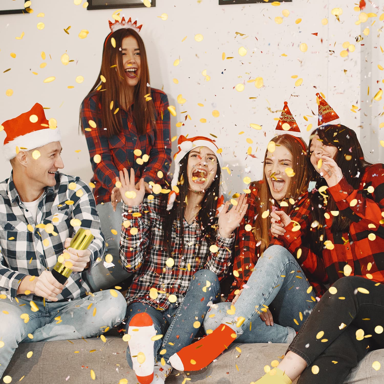 24 Pack Small gold Confetti Poppers (4.3")